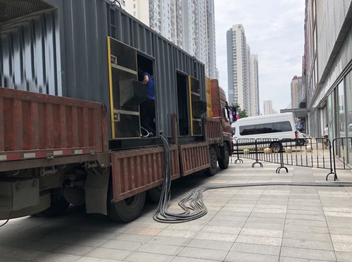 特克斯柴油发电机空气滤清器在不同季节的更换周期是否有差异？