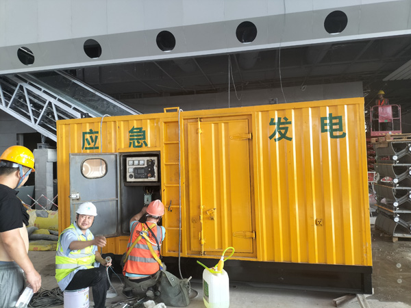 特克斯怎样判断空气滤清器是否需要更换？